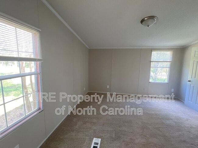 Building Photo - 318 Rankin Hill Rd