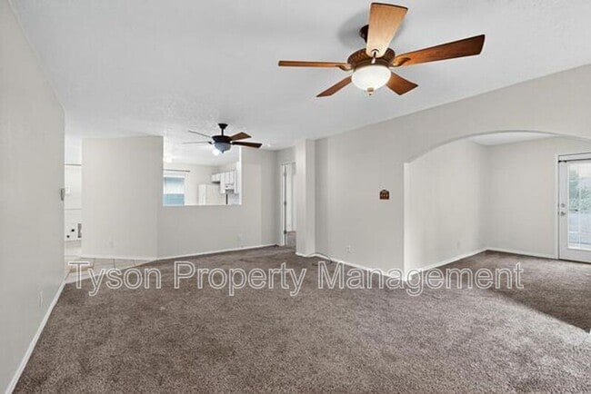 Building Photo - 3013 Taos Meadows Dr NE