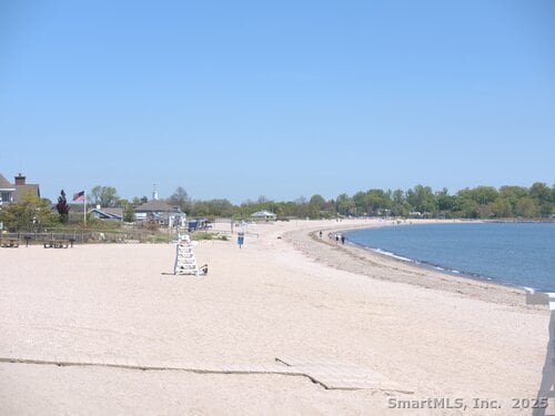 Building Photo - 124 Fox St