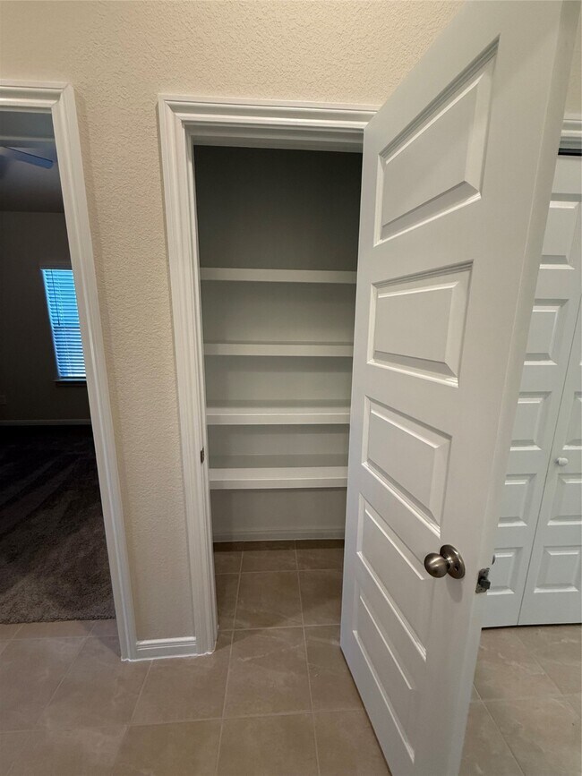 Building Photo - 11840 E Gate Dr