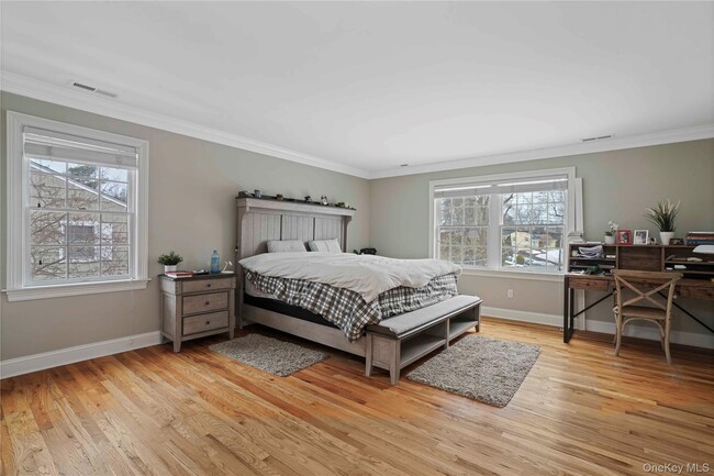 Building Photo - 484 Rosedale Ave