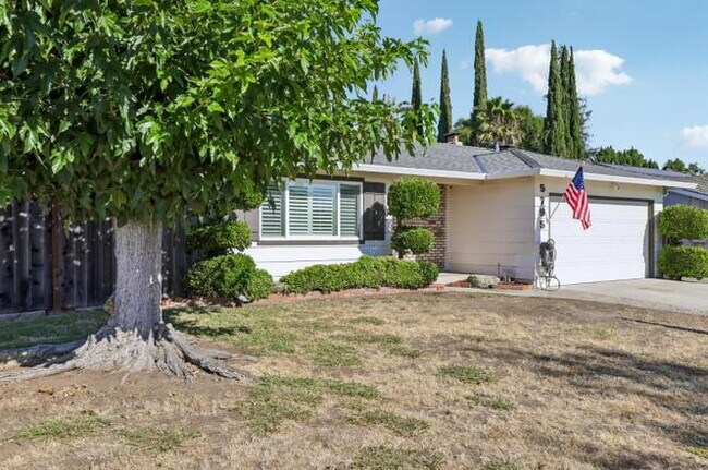 Building Photo - 5795 Coralwood Way