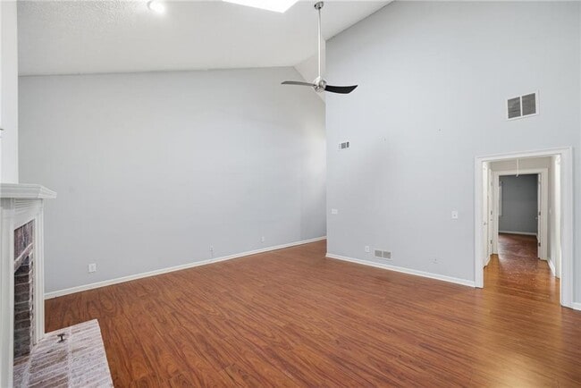 Building Photo - 4663 Calumet Cir NW