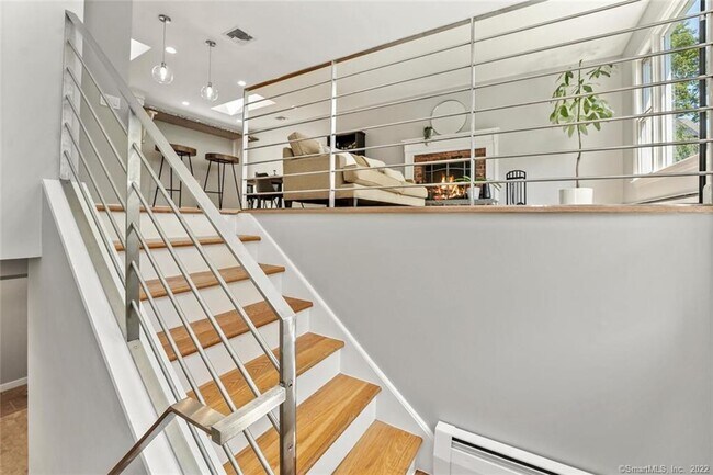 Building Photo - 50 Catoonah St