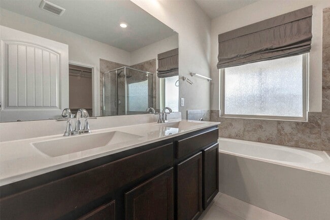 Building Photo - 26043 Quiet Field Ct