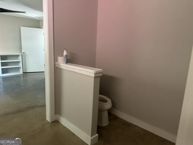 Building Photo - 527 Acorn Ln