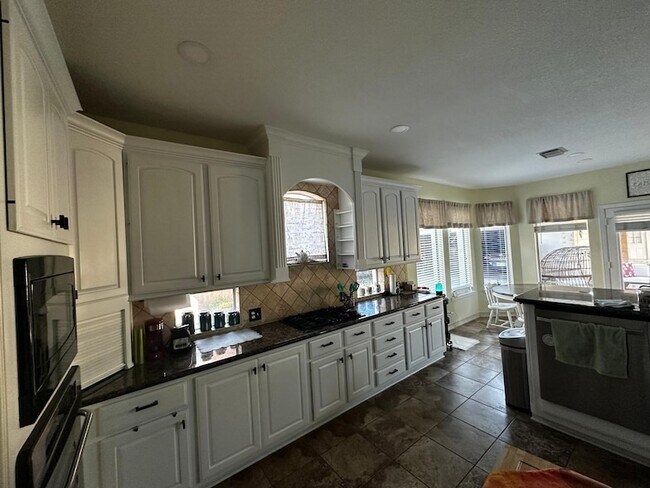 Building Photo - 5615 Ashford Ridge Ln