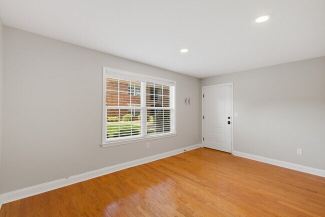 Building Photo - 1240 Fairmont Ave