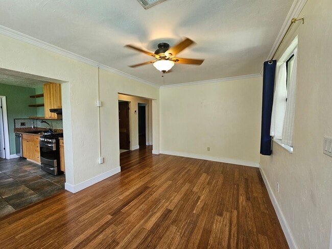 Building Photo - 2 Bedroom/2 Bath home near Duck Pond and Citizens Field