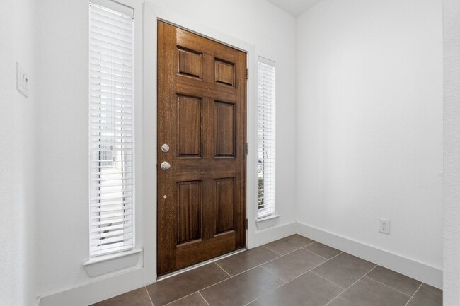 Building Photo - 7239 Laguna Villas