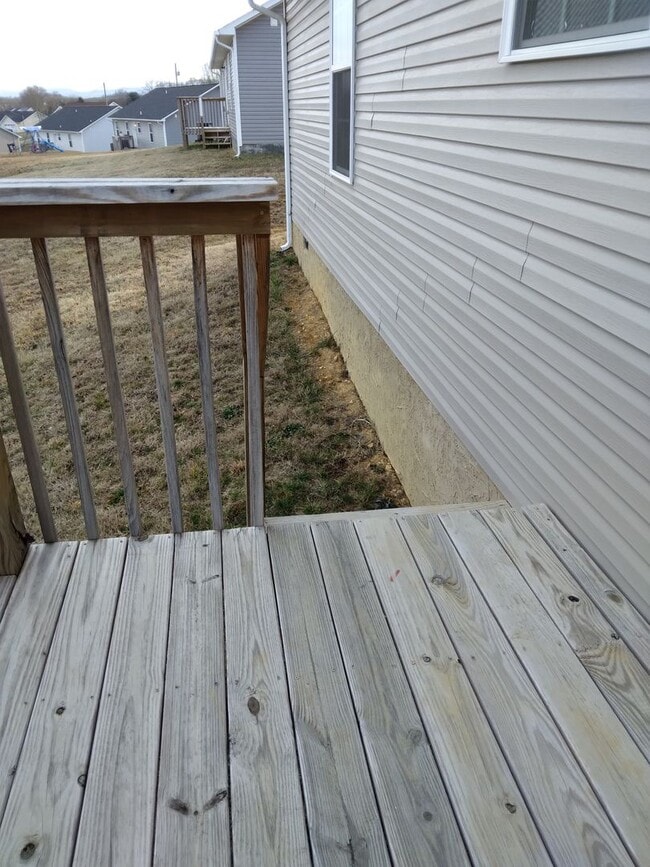 Building Photo - Now available 3 Bedroom 2 Bath Single Family Home - White Pine, TN