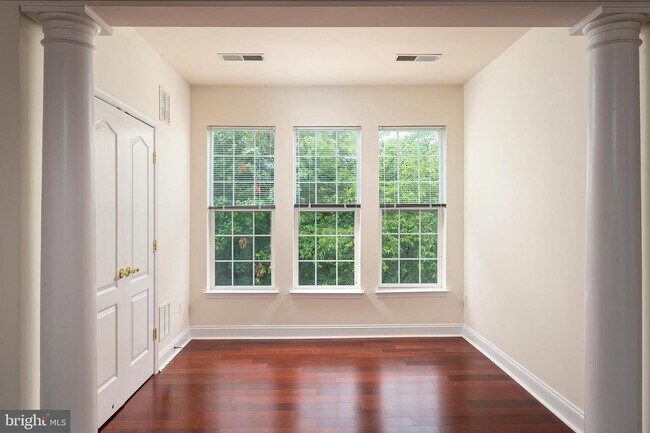 Building Photo - 5920 Great Star Dr