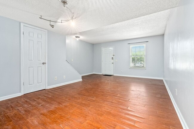 Building Photo - The Brookes Condos, Unit 02-09