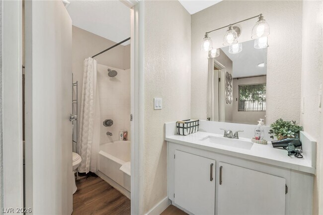 Building Photo - 3602 Gaylord Dr
