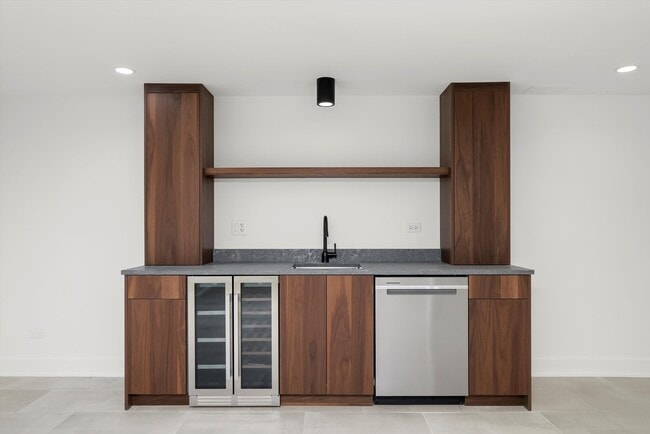 Building Photo - 1037 Belleforte Ave