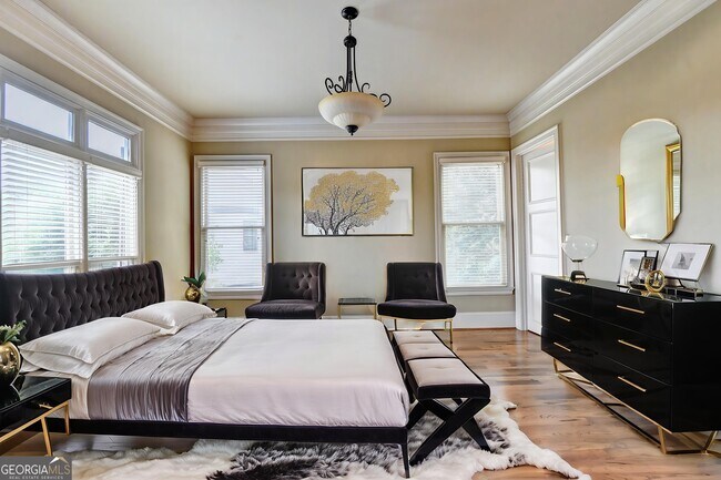 Building Photo - 8920 Doral Dr