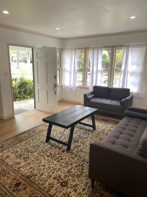 Building Photo - 2601 Castle Heights Pl