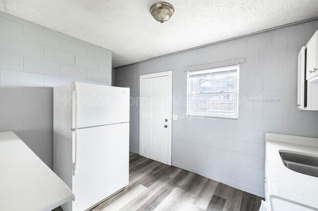 Building Photo - 1254 W 23rd St