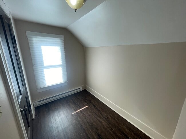 Building Photo - 321-2 Robinson-