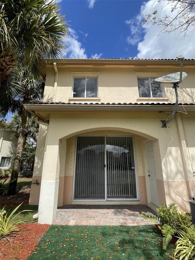 Building Photo - 8344 SW 27th St