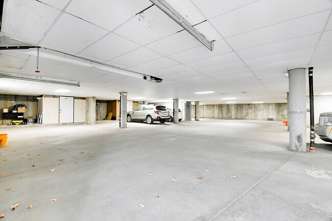 Building Photo - 1697 S Cole St