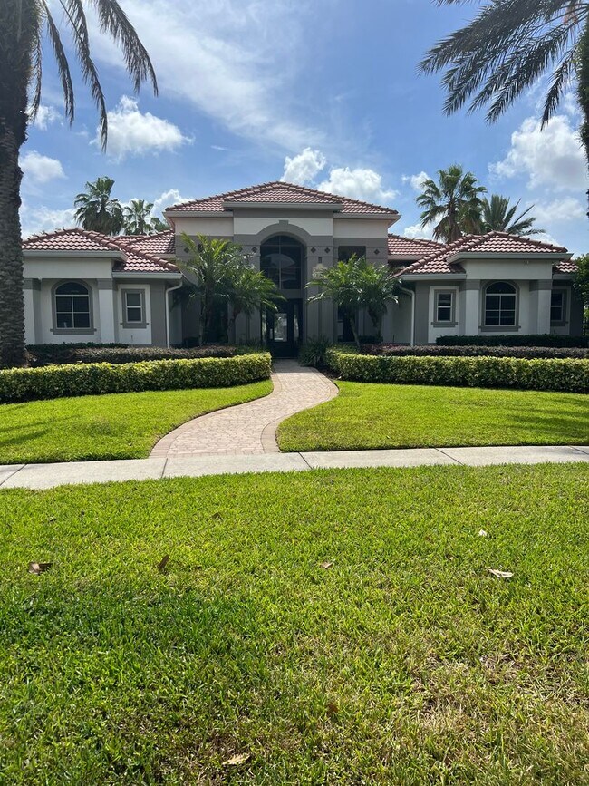 Building Photo - Maitland Area 2/2 Condo with Water View