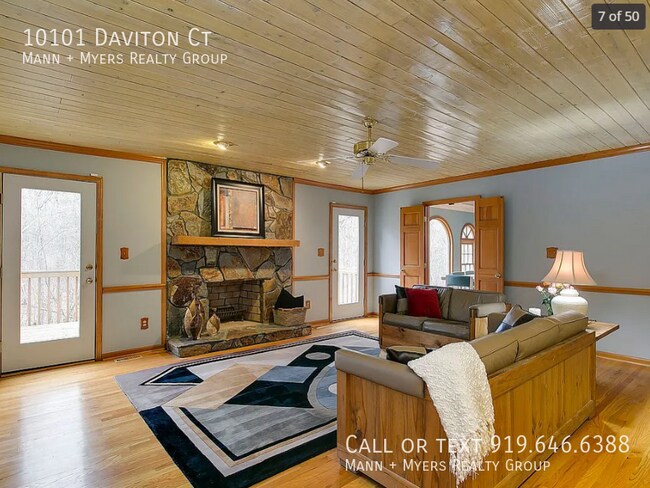 Building Photo - 10101 Daviton Ct