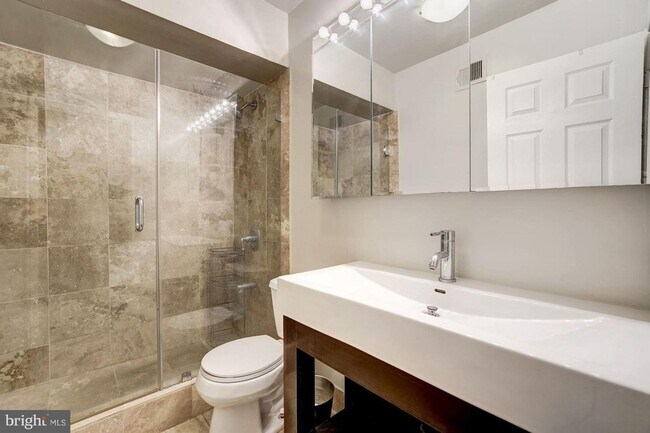 Building Photo - Georgetown Waterfront Home!