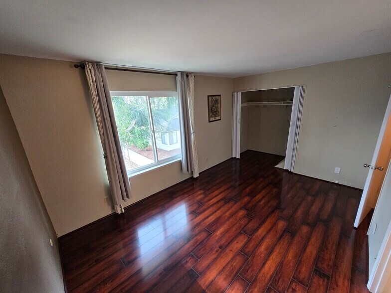 Building Photo - 2260 Meadowgate Way