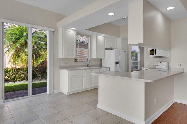 Building Photo - 11427 SW Rockingham Dr