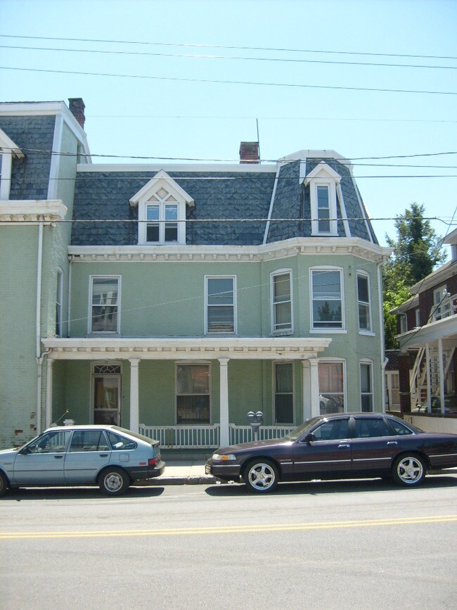 Building Photo - 201-203 S Main St