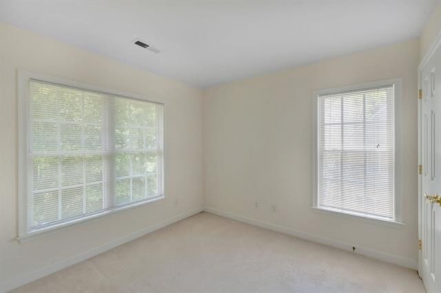 Building Photo - Bright Townhouse Available in Forest Lakes