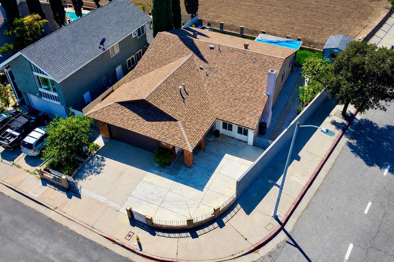 Building Photo - 11493 Lev Ave
