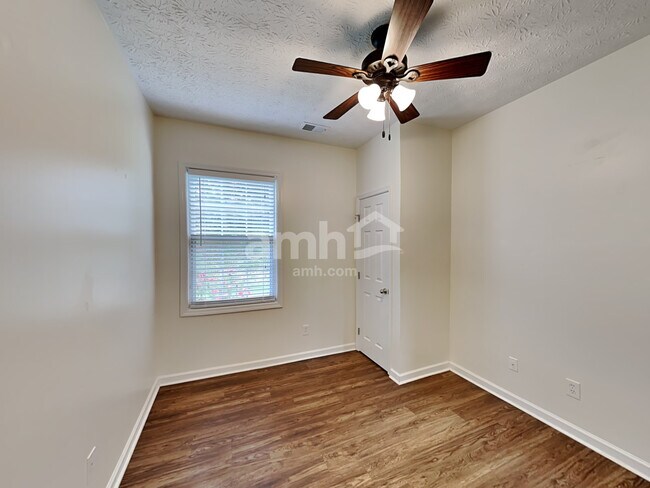 Building Photo - 338 Park Creek Ridge