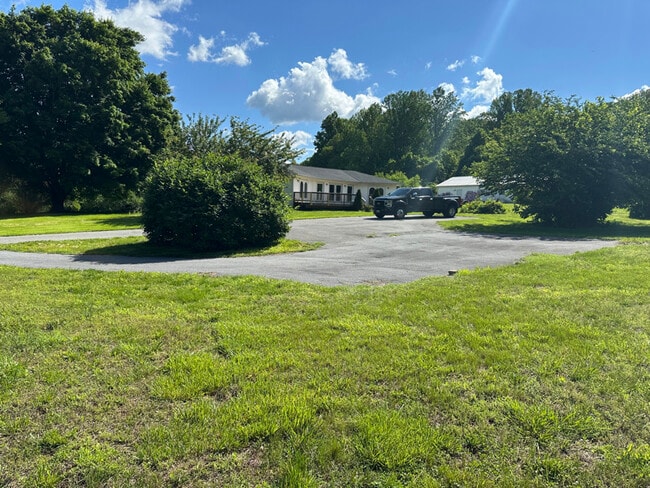 Building Photo - 13725 Martin Rd