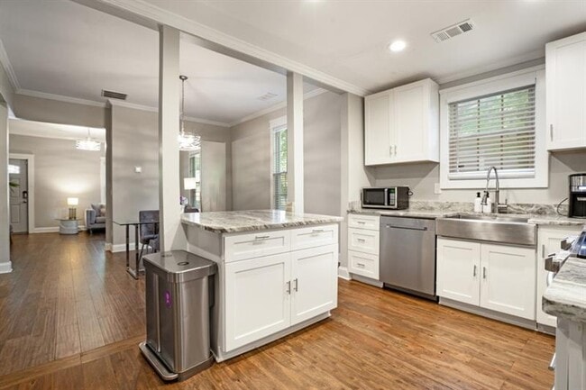 Building Photo - 1272 Oakland Terrace SW