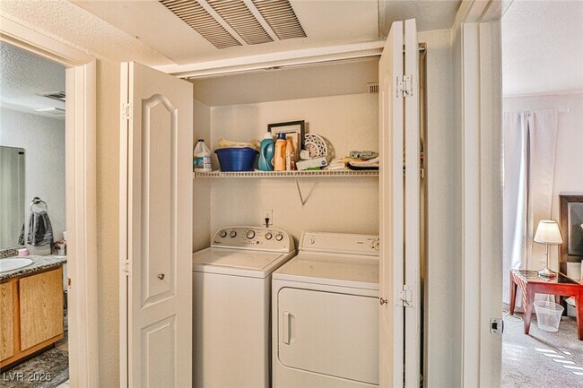 Building Photo - 5055 W Hacienda Ave