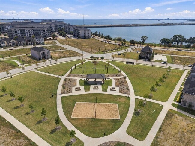 Building Photo - 1814 Waterwalk Dr