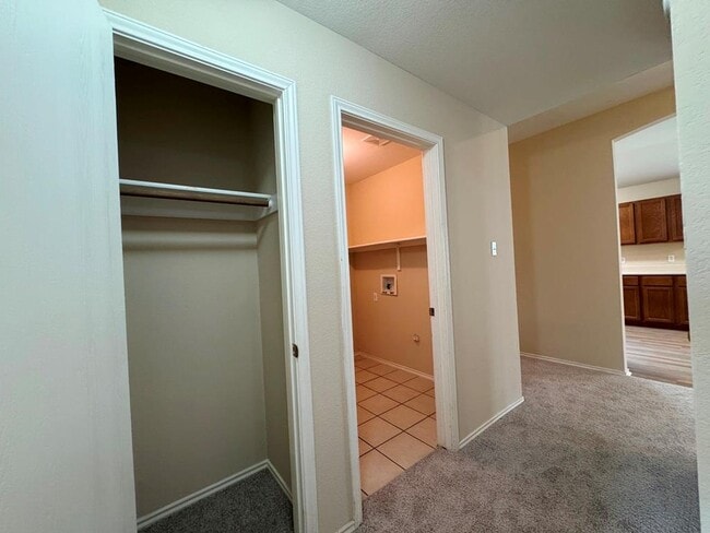 Building Photo - 209 Katy B Ln
