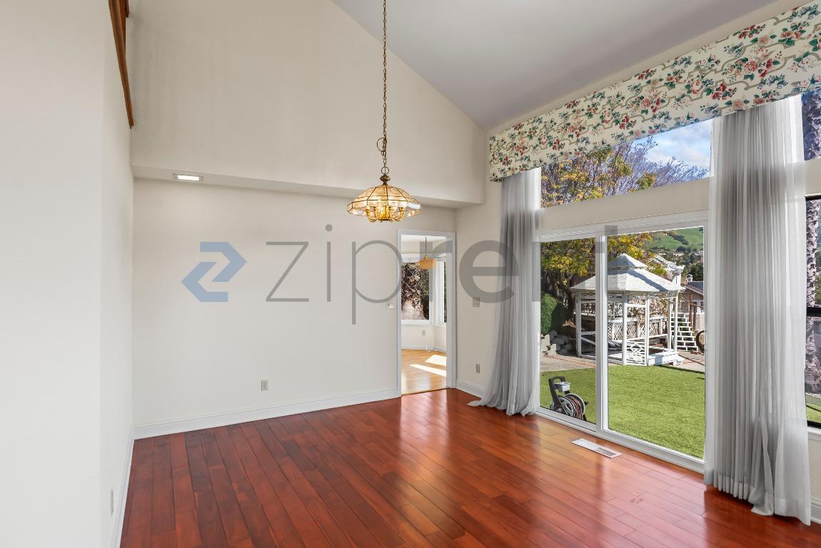 Building Photo - 2030 Laurel Canyon Ct