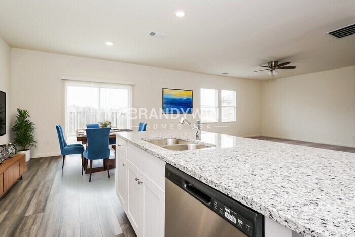 Building Photo - 8256 Muscovy Dr