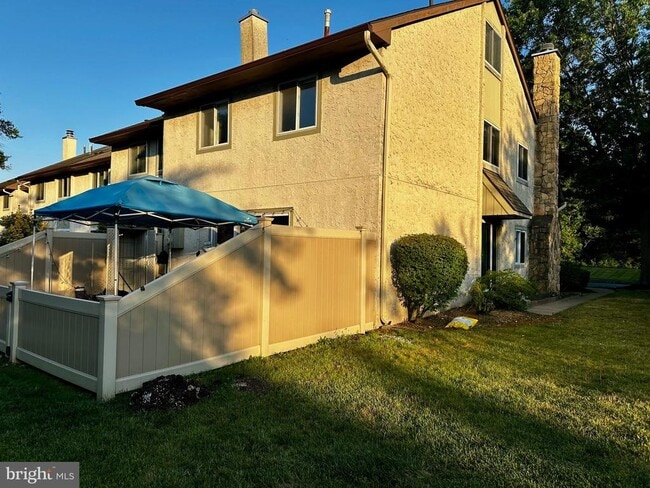 Building Photo - 99 Thoreau Dr