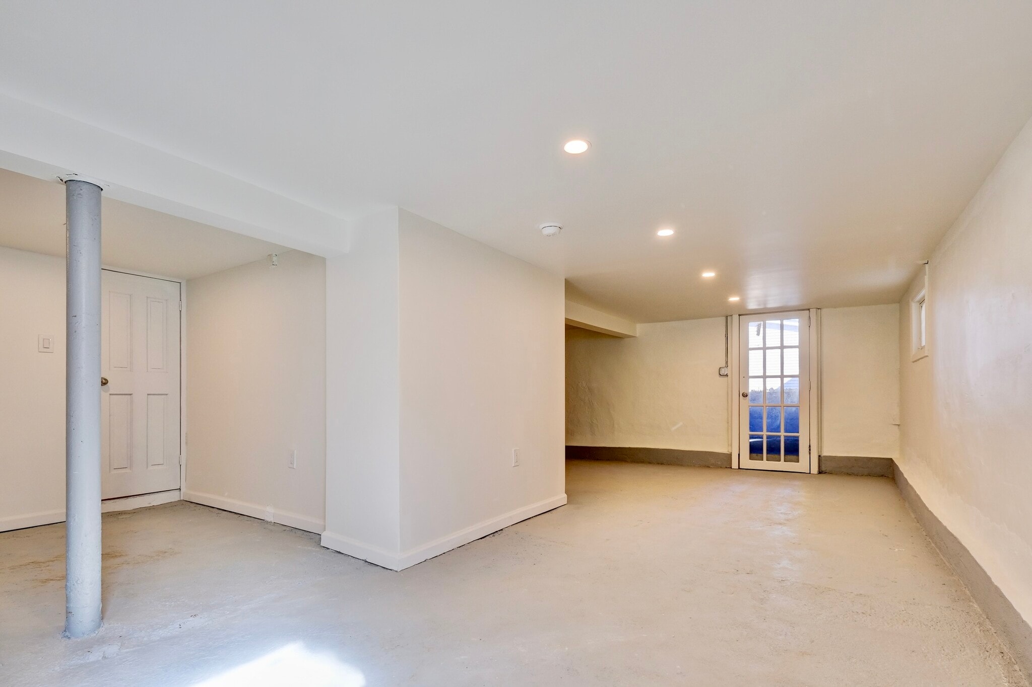 Building Photo - 58 Zeliff Ave