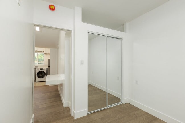 Building Photo - Chic 2BD/1BA ADU in Beautiful Granada Hills