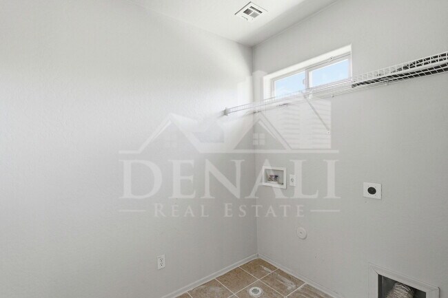 Building Photo - 21939 W Cocopah St