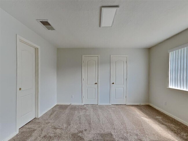 Building Photo - 1306 Silverleaf Dr