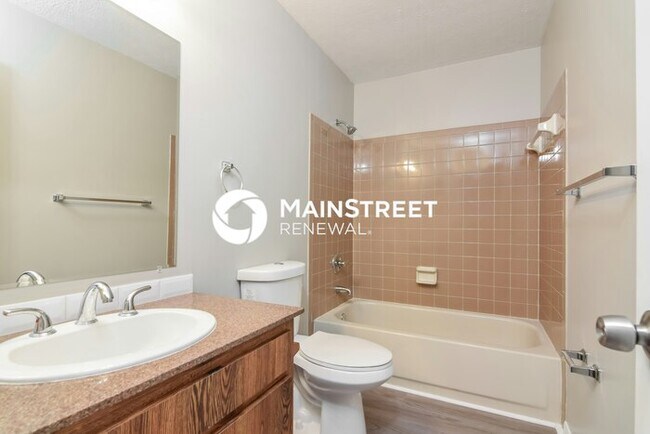 Building Photo - 5 Bedroom Pet-Friendly Home in Brandon, FL with Main Street Renewal