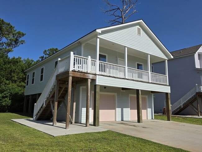 Building Photo - 3/2/2 Oakdale floorplan