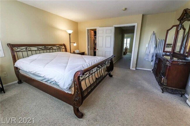 Building Photo - 2521 Stanwood Ave