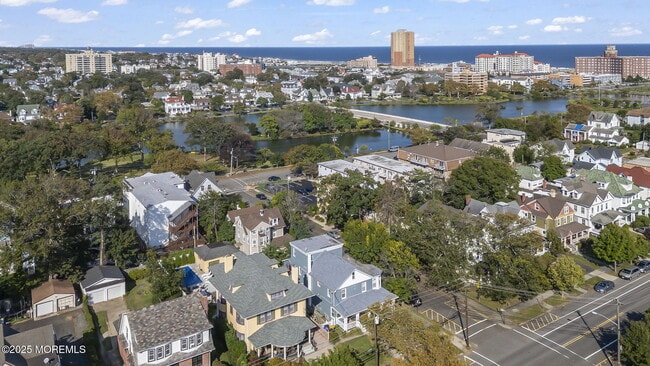 Building Photo - 601 4th Ave